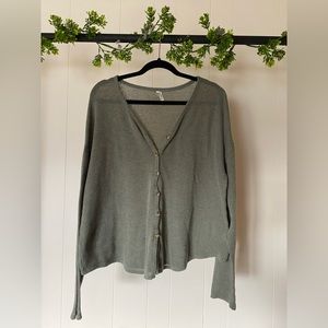 Women’s Green Mudd Button Up Shirt